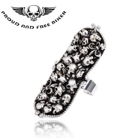 Skulls Knuckle Ring