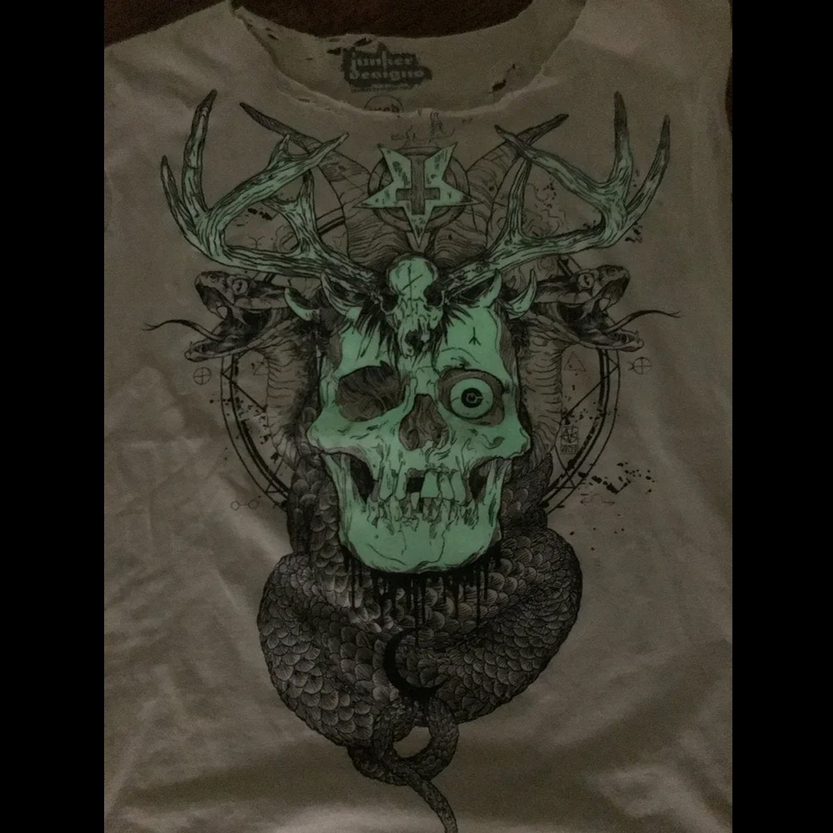 Glowinthedark Skull Shirt